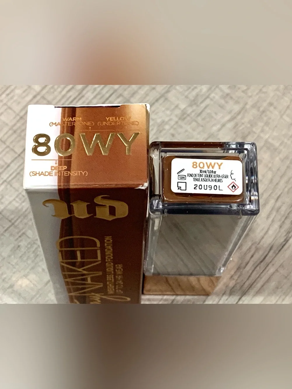 NIB urban decay 80WY stay naked weightless liquid foundation